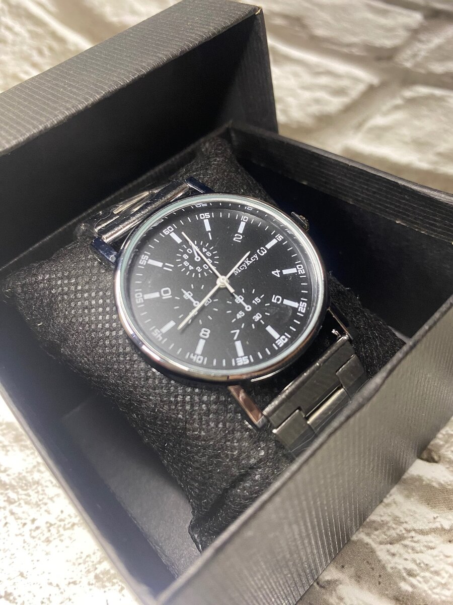 Montre élégante en acier inoxydable