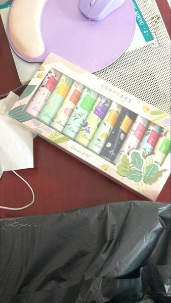 Tongue scrapper, Tongue brushes available