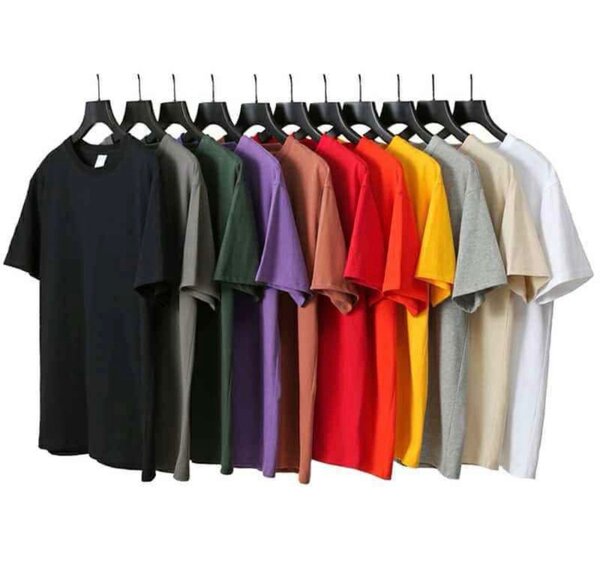 Lot de T-shirts et Casquettes