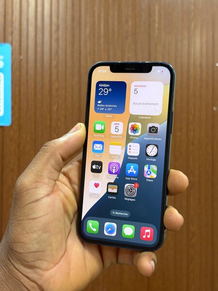 iPhone 12 simple Casi neuf
