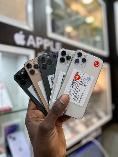 iPhone 11pro 64go casi neuf tout propre avec garantie