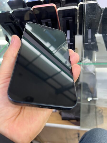 13 Айфон 128гига