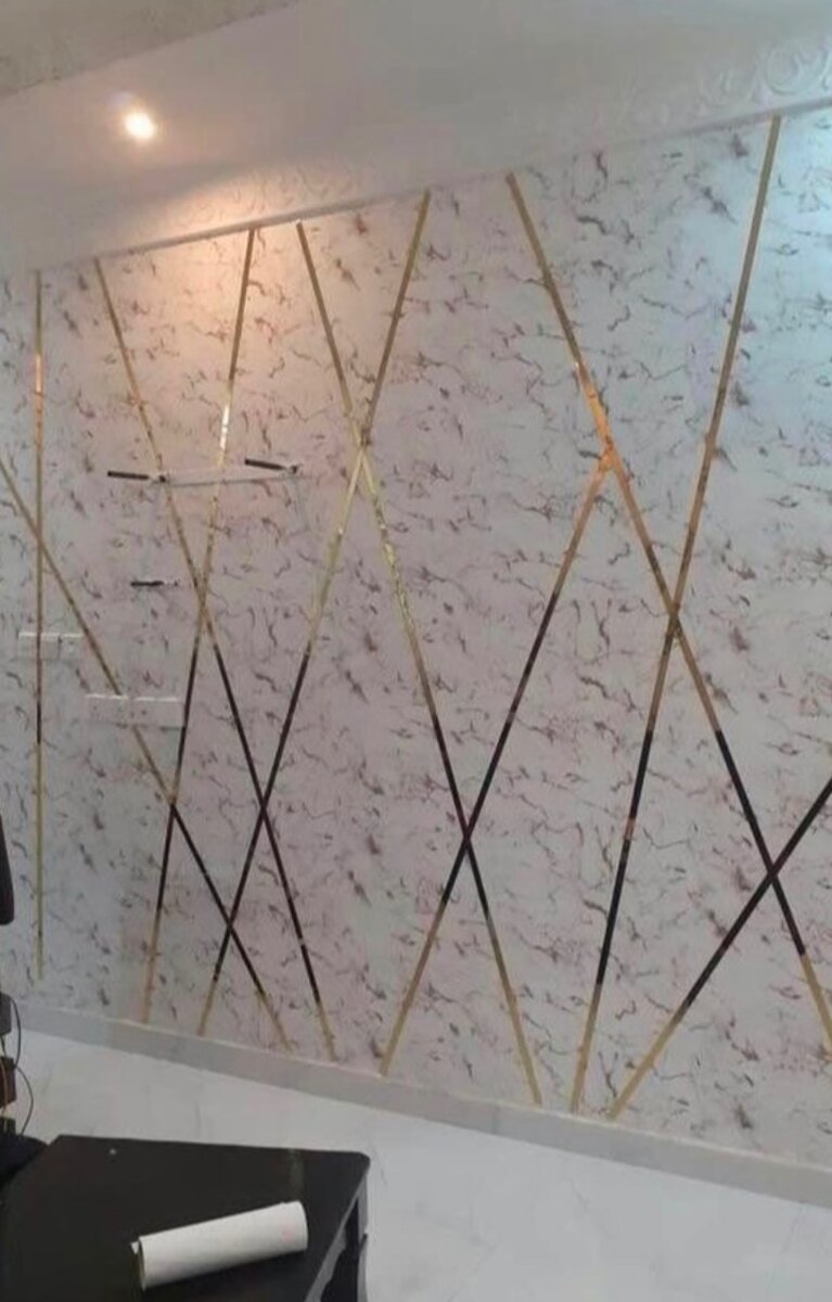 Bande décorative murale dorée