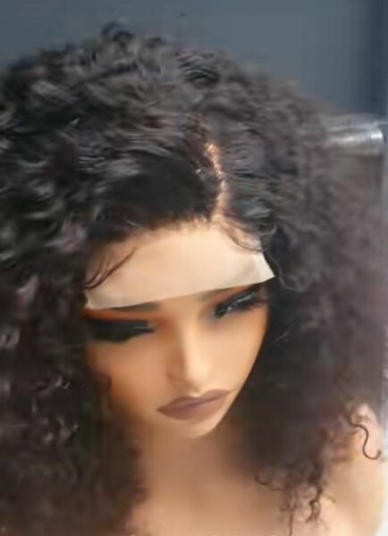 Perruque lace front bouclée