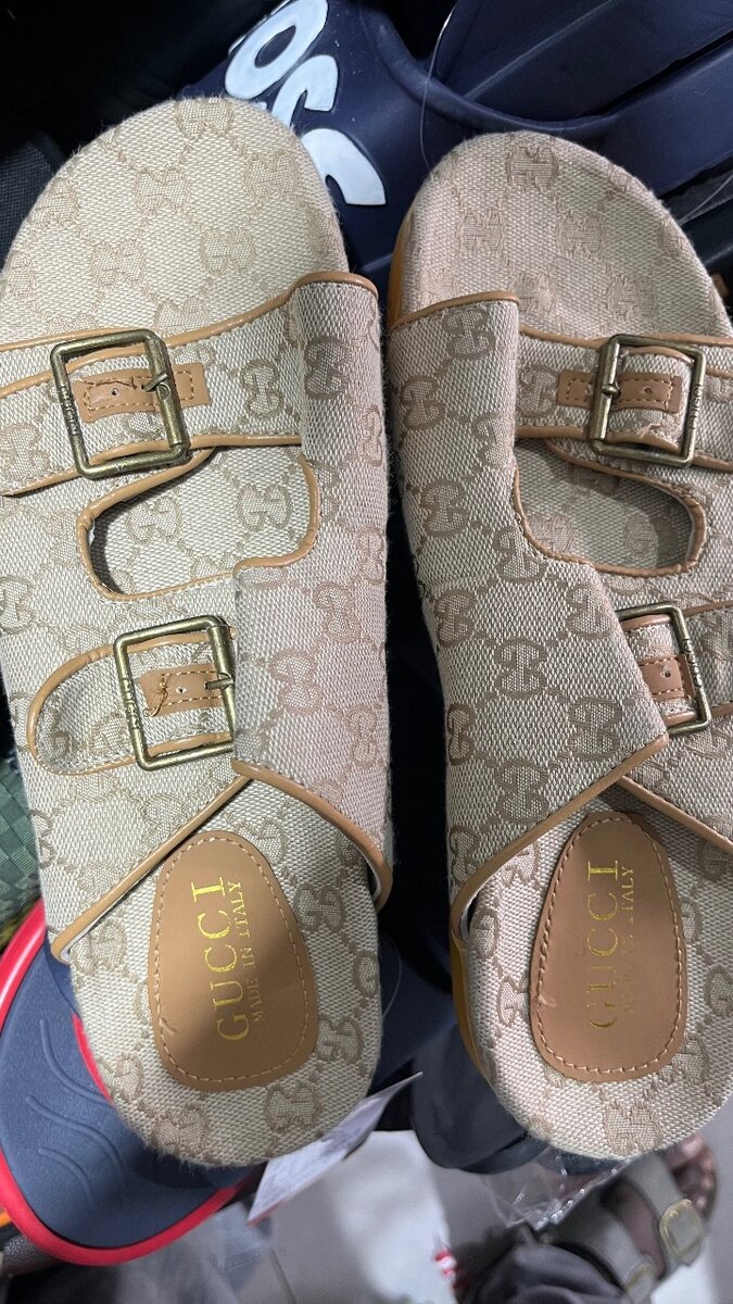 Sandales confortables modernes