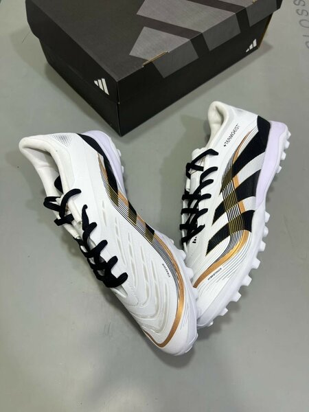 Chaussures de Foot Adulte