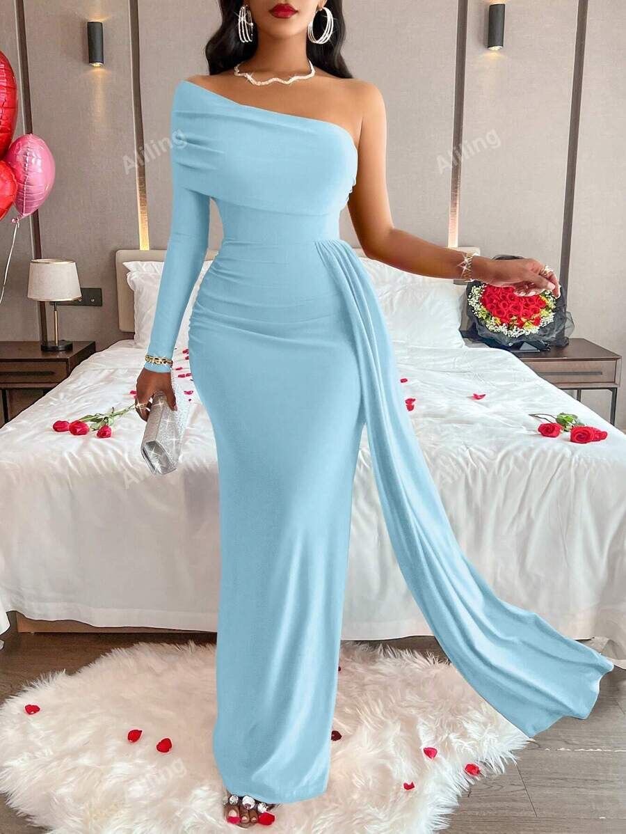 Robe longue asymétrique élégante