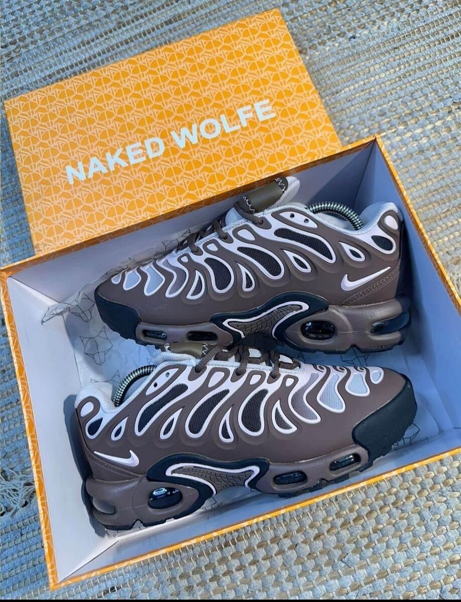 Baskets modernes Naked Wolfe