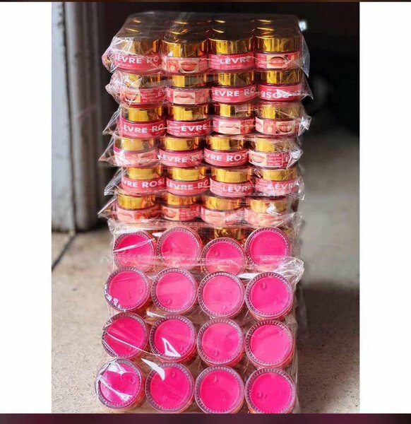 Baume à lèvres rose intense