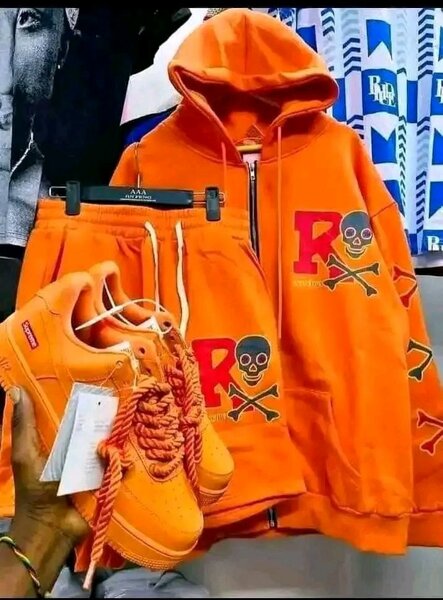 Ensemble sportif style universitaire