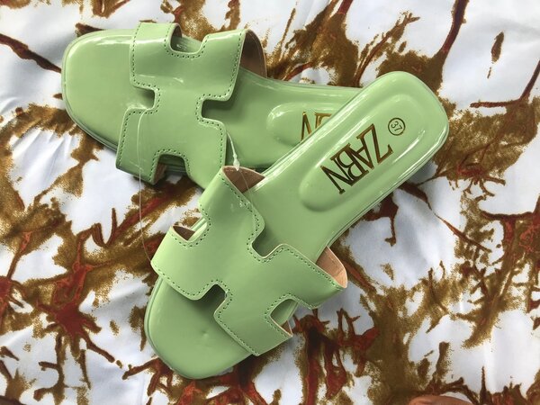 Sandales vertes élégantes