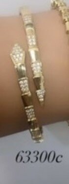 Стильный золотой браслет