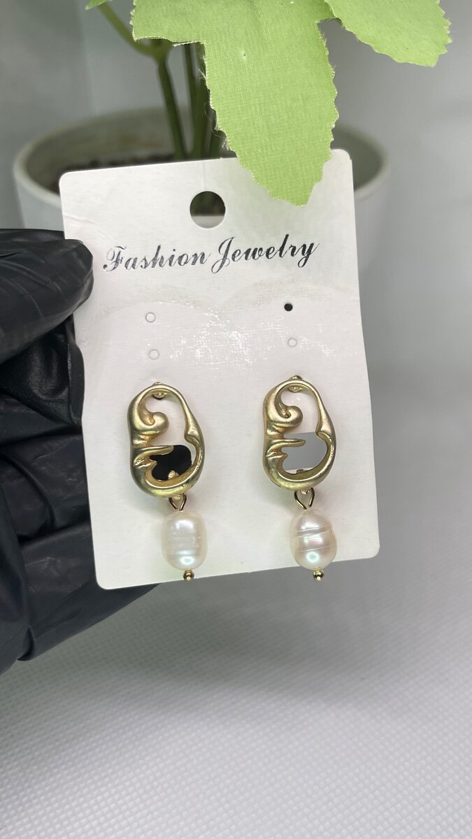 Statement earring