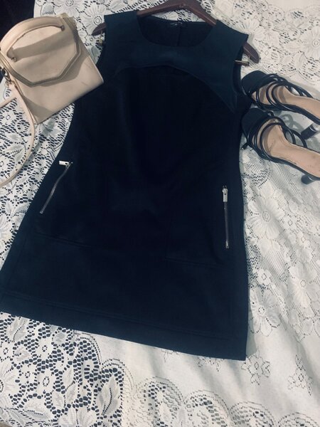 Robe élégante à col rond