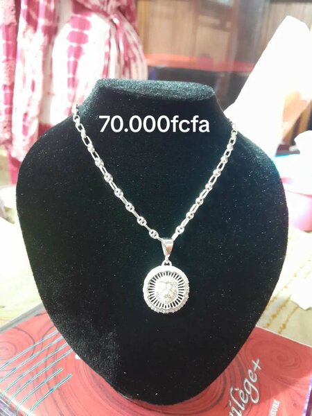 Collier élégant argenté