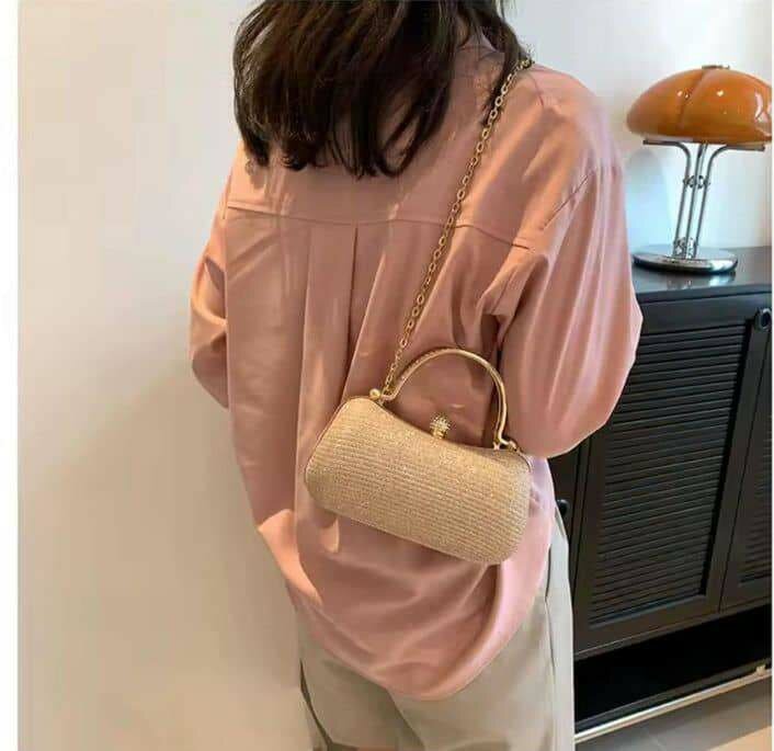 Sac à main élégant avec chaîne