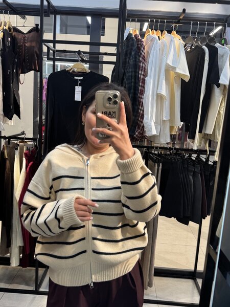 Кардиган в полоску с капюшоном. Так же в розовом цвете