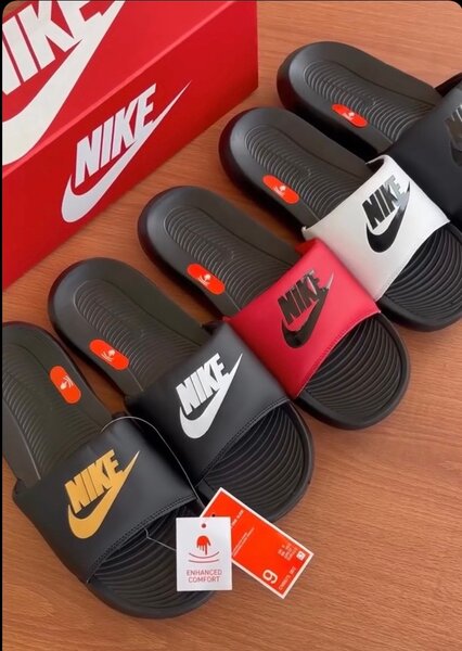 Nike Victori slides