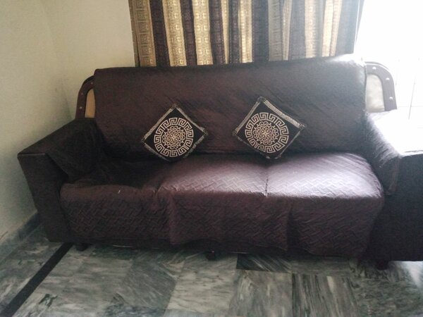 sofa with covers and coshens