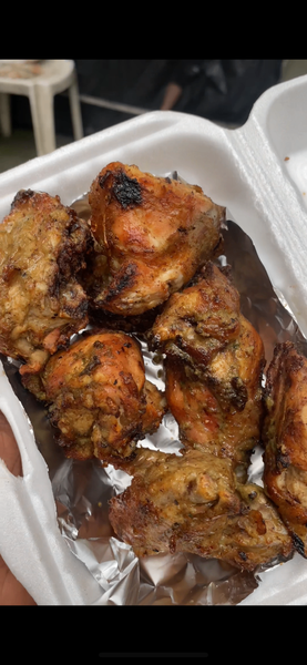 Poulet, poisson, porc braisé