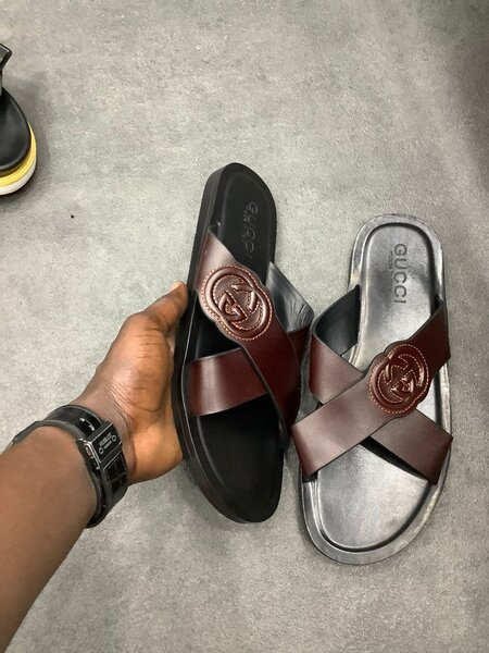 Sandales croisées cuir homme