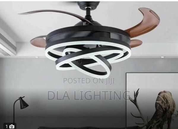 LUXURIOUS FAN WITH LIGHT