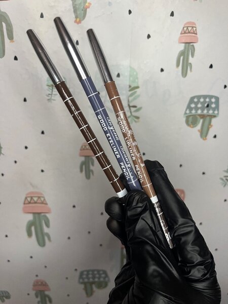 Crayon lèvres/ sourcils