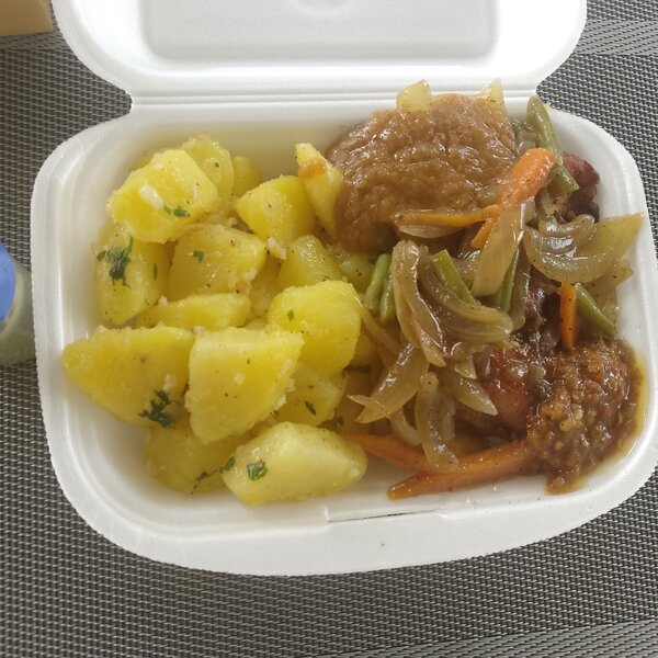 Pommes de terre avec poulet