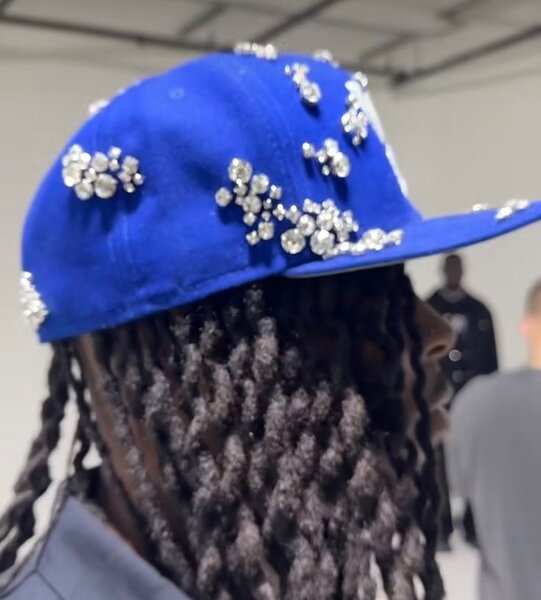 Casquette en strass tendance