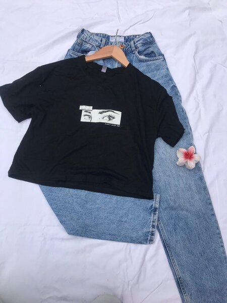 T-shirt noire tendance femme