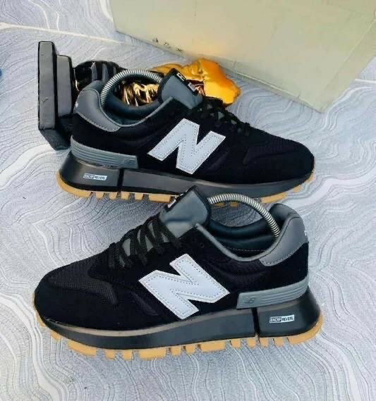 NEW BALANCE CLASSIC
