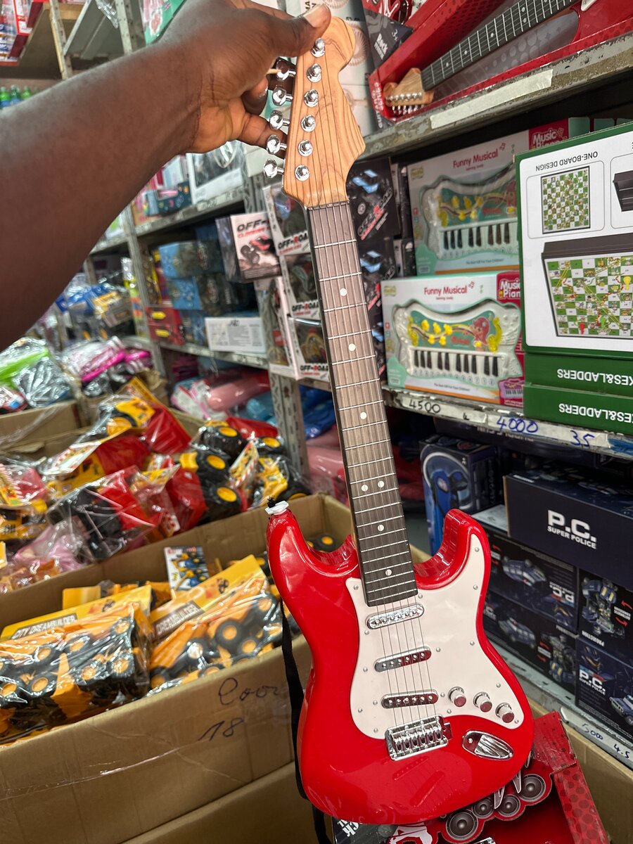 Guitare électrique jouet rouge