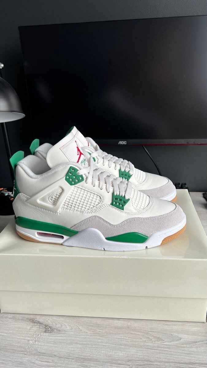 Jordan 4s available
