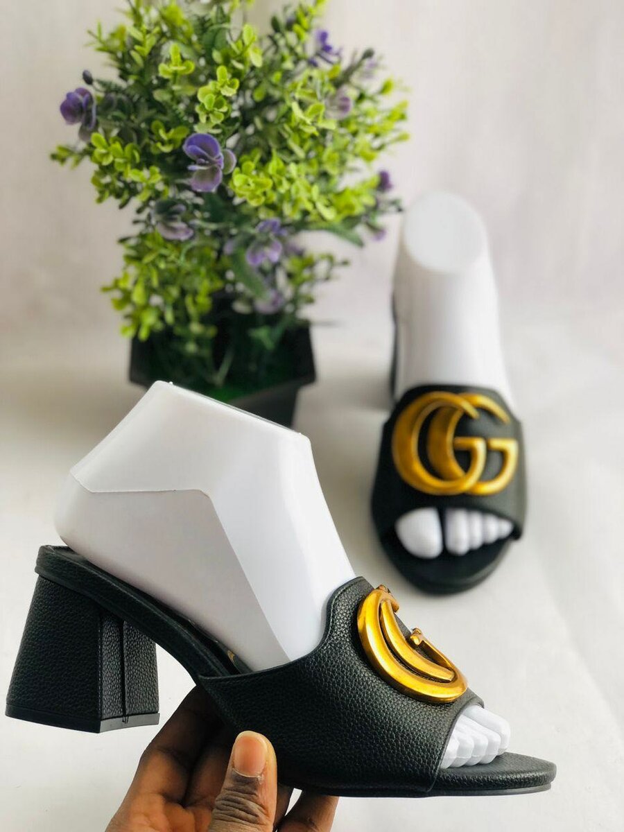 Gucci slippers