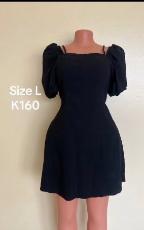 Black dress, lantern sleeves