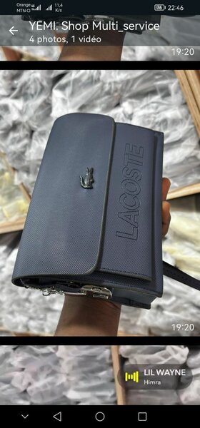 Porte carte d'identité en cuir