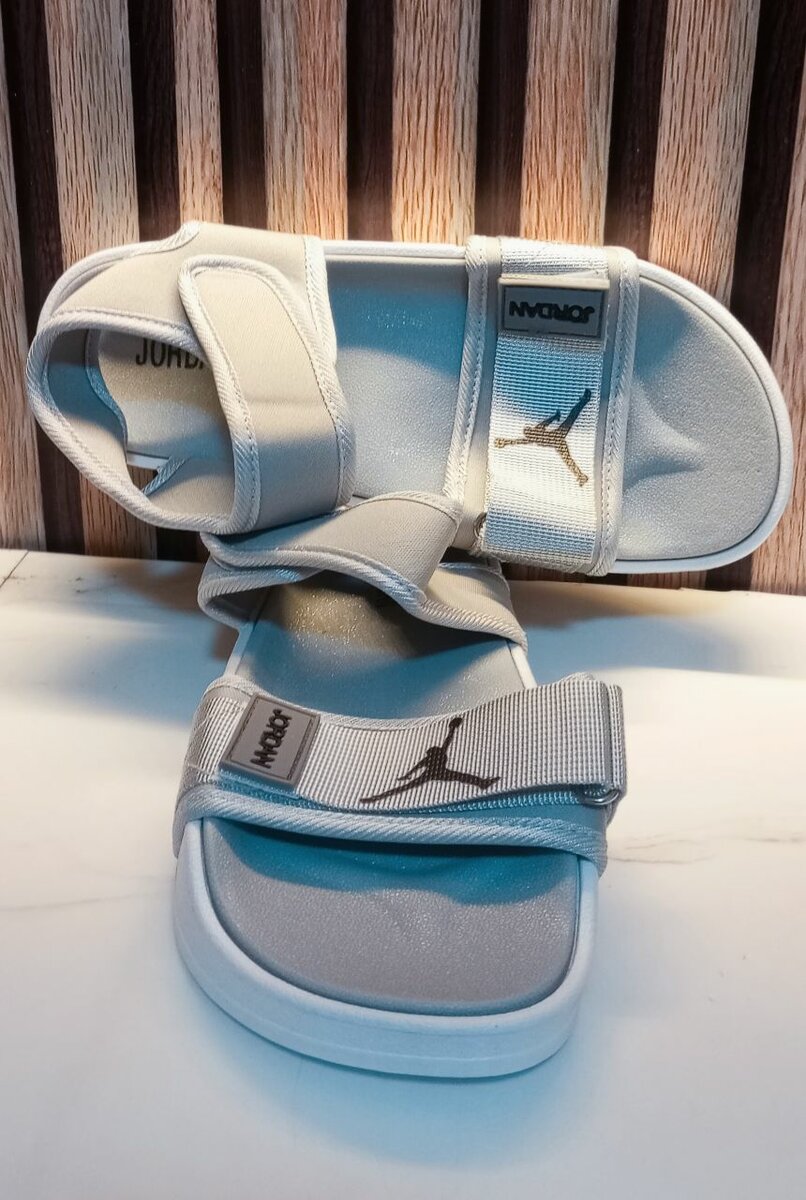 Sandales Jordan blanches