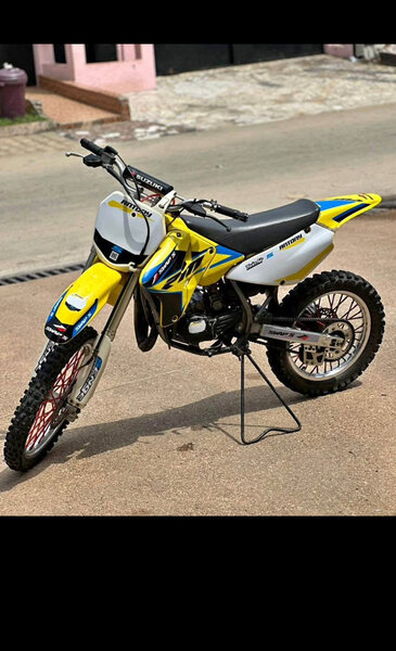 Moto Cross Puissante Jaune