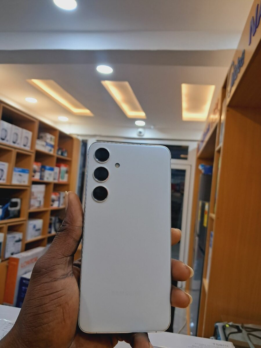 Samsung galaxy S24+  (12gb +512gb)