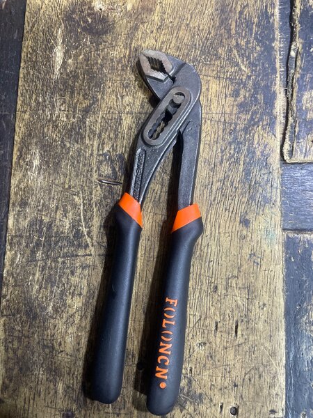 Pince multiprise robuste