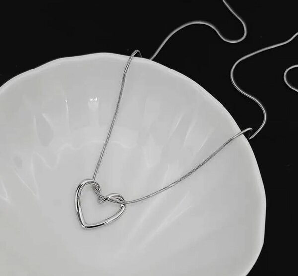 Chain with pendent Silver