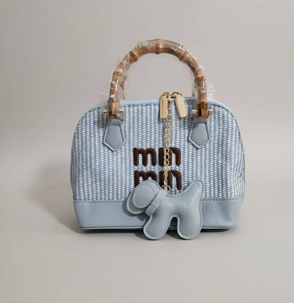 Sac à main en osier bleu