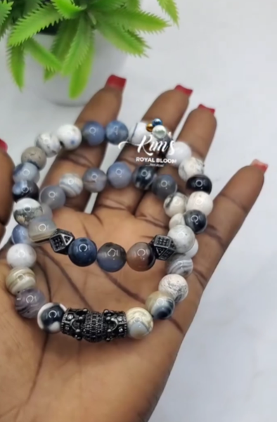 Bracelet with beaded gemstones