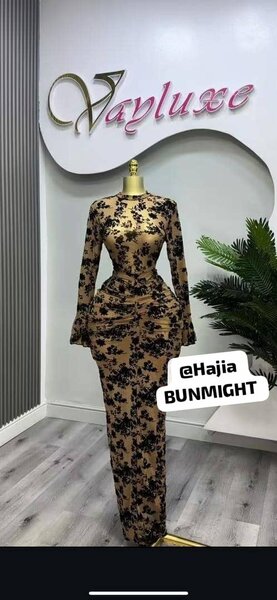 Robe longue élégante en dentelle