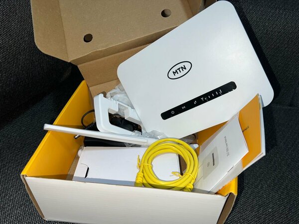 Universal. Unlocked  Routers with power bank ,