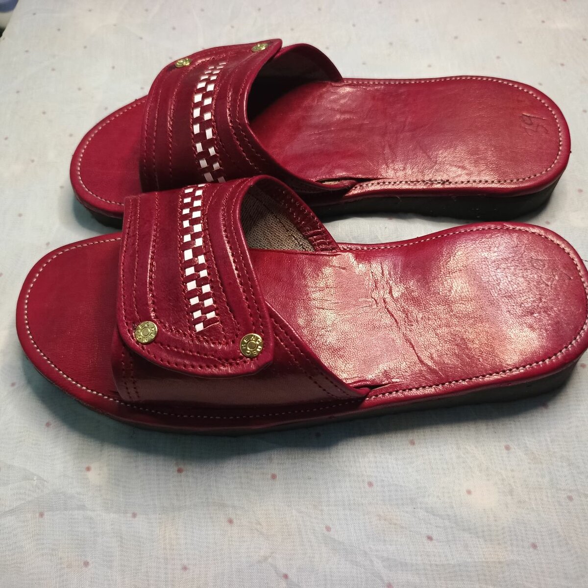 Mules en cuir rouge élégantes