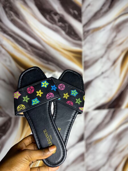 Sandales élégantes multicolores