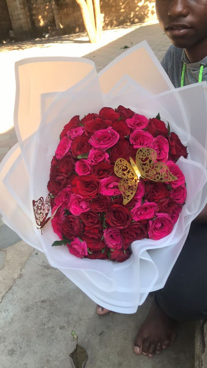 60 stem mixed red and pink bouquet