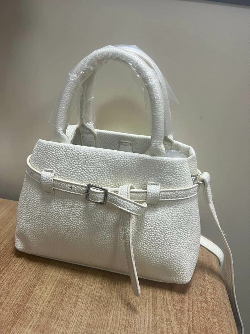 Sac élégant en cuir souple