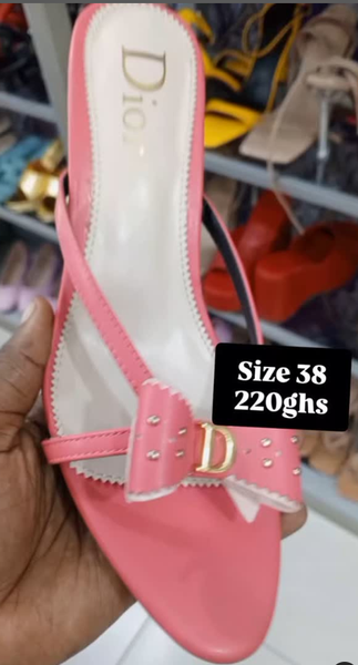 Pink sandals with a bow